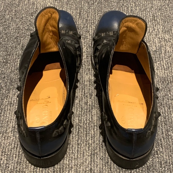 Designer Valentino Garavani Men's Studded Black & Blue Laceup Oxford Shoes - Picture 5 of 12